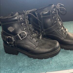 Harley women boots! 
Worn once! Almost perfect condition.